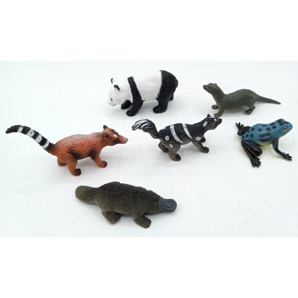 Animal Figures Set Panda Platypus Frog Ring Tailed Lemur Otter Skunk Toys - Picture 9 of 11